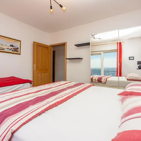 Faszienierendes Nur 100 Meter Zum Mit Jacuzzi, Sauna, Meerblick Appartement Dramalj