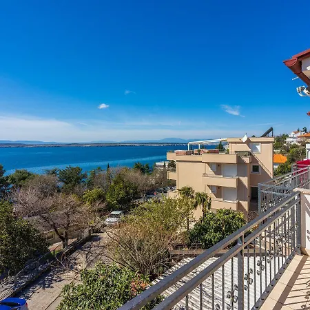 Appartement Faszienierendes Nur 100 Meter Zum Mit Jacuzzi, Sauna, Meerblick
