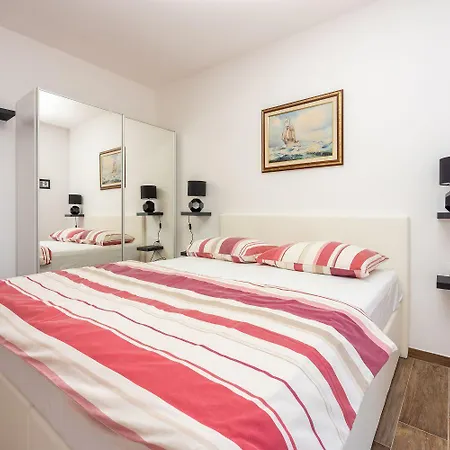 Apartmán Faszienierendes Nur 100 Meter Zum Mit Jacuzzi, Sauna, Meerblick