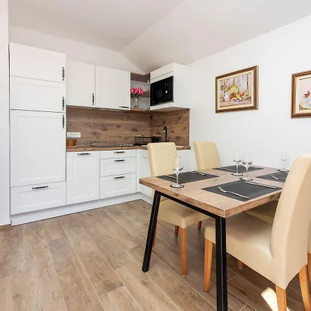 Faszienierendes Nur 100 Meter Zum Mit Jacuzzi, Sauna, Meerblick