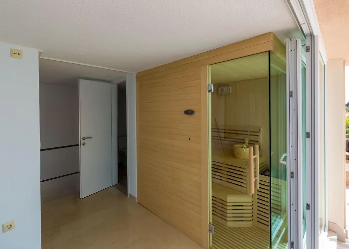 Faszienierendes Nur 100 Meter Zum Mit Jacuzzi, Sauna, Meerblick