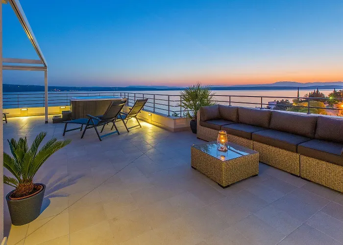 Faszienierendes Nur 100 Meter Zum Mit Jacuzzi, Sauna, Meerblick * Dramalj