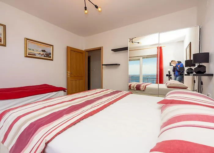 公寓 Faszienierendes Nur 100 Meter Zum Mit Jacuzzi, Sauna, Meerblick *