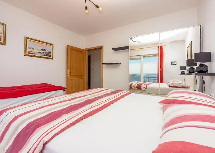 Faszienierendes Nur 100 Meter Zum Mit Jacuzzi, Sauna, Meerblick Apartman Dramalj