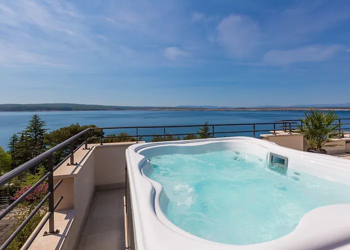 Apartman Faszienierendes Nur 100 Meter Zum Mit Jacuzzi, Sauna, Meerblick Dramalj